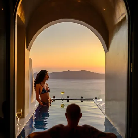 Pegasus 5* Imerovigli (Santorini)